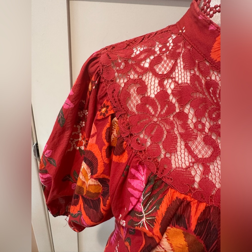Farm Rio size small red cotton floral blouse with lace inset. Buttons, collar. - Picture 3 of 11